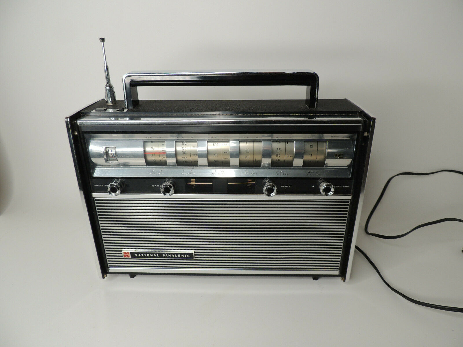 Vintage National Panasonic RF-3000A 6 Band Radio