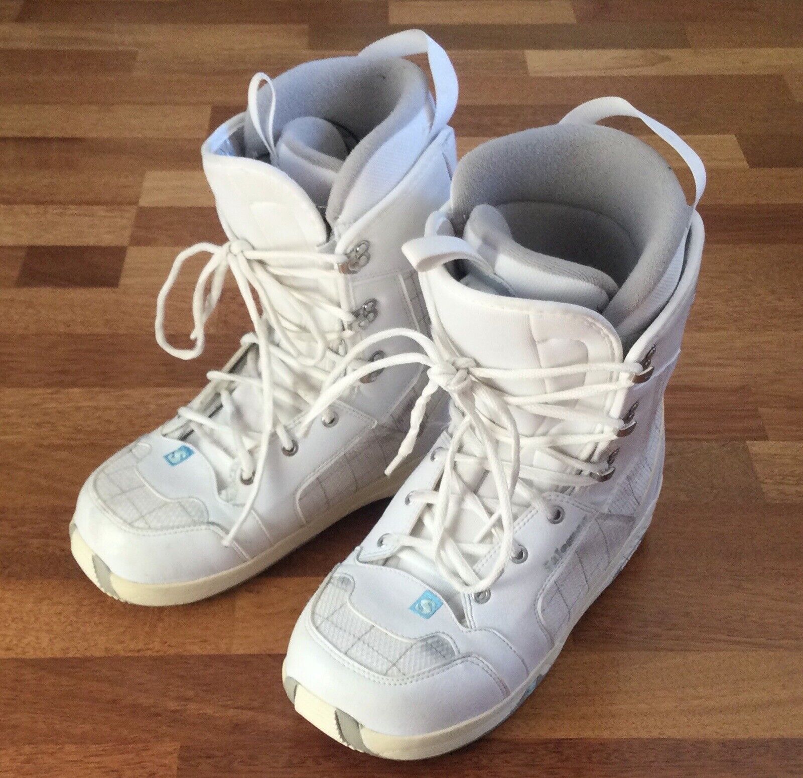 Salomon LINEA Snowboard Boots Woman Size 9 White
