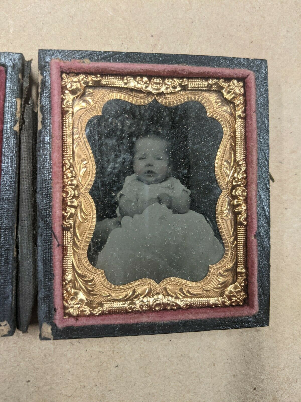 Ninth Plate Ambrotype Of An Infant In A Full Case