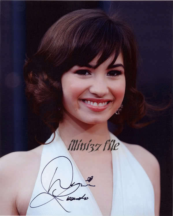 Demi Lovato Camp Rock 8x10 Autographed Photo Rare!!!