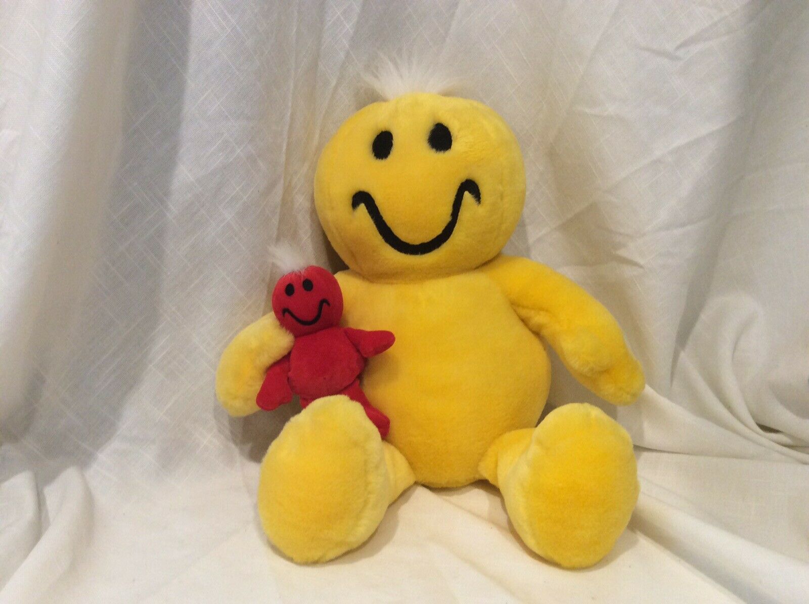 Dan Dee Smiley Face & Jr. Giggle Wiggle Talks Shakes Yellow Stuffed Animal 90s